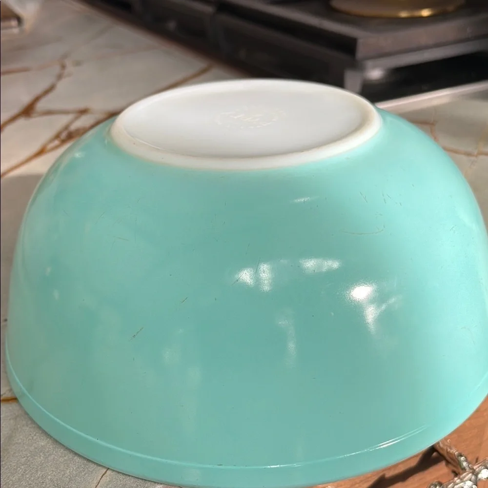 Pyrex Vintage 4qt Mixing Bowl - Picture 5 of 7